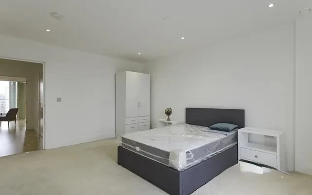 LH-Wellington Street 4