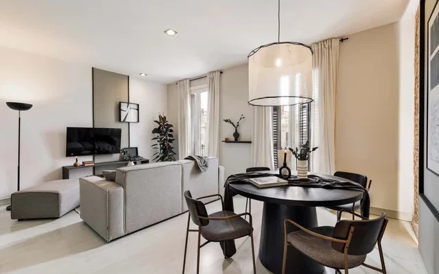 Judd - 3 bedrooms and balcony in Eixample Esquerra 0