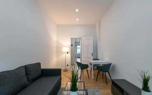 Furnished apartment in the popular Gleimviertel – first occupancy after renovation 2