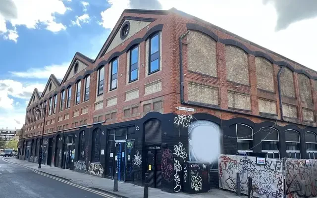 Cheshire Street 24402# 2