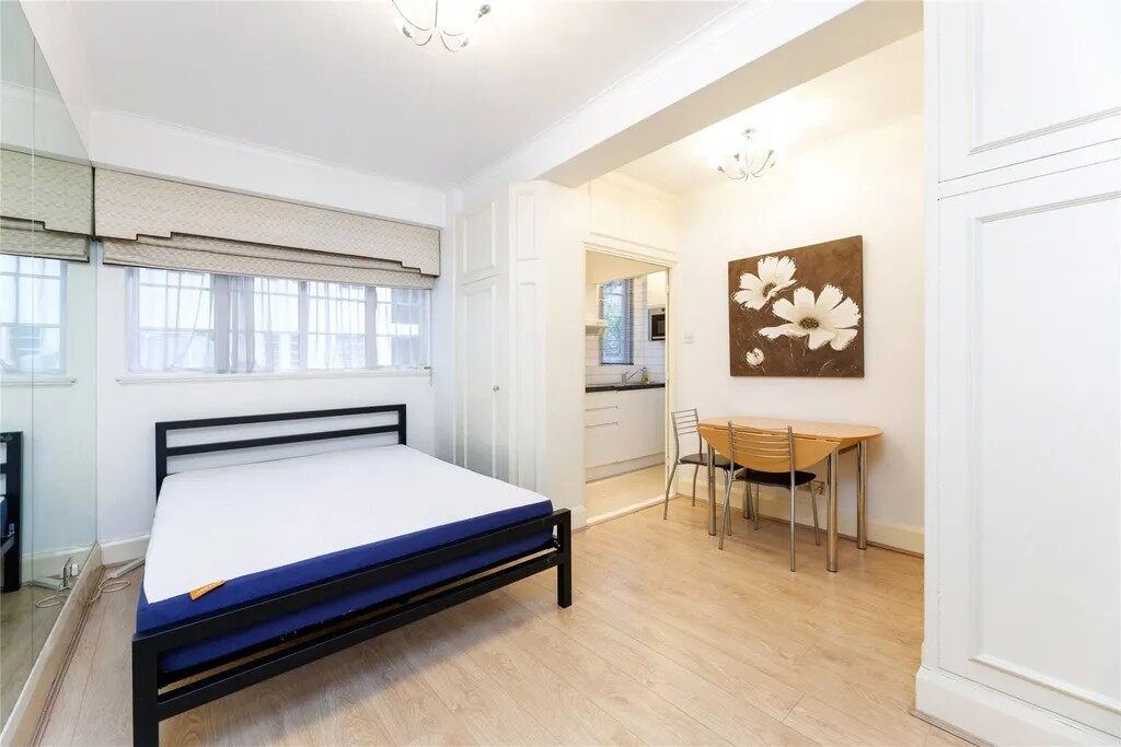 LH-Sloane Avenue 2