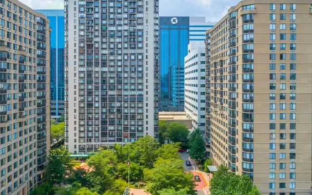 Waterside Square North 1
