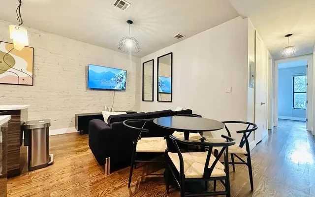 104 Rogers Avenue, New York - ニューヨークの学生向け宿泊施設 - 4 bed 2 bath