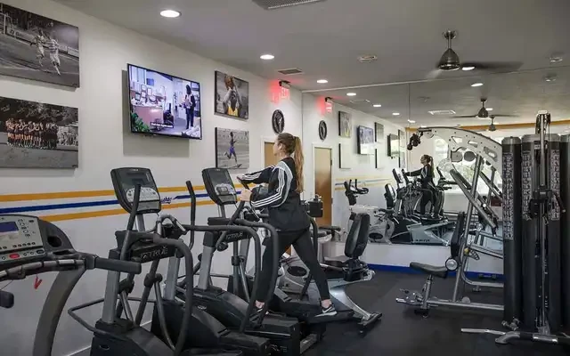 Studio Plaza Apartments 2