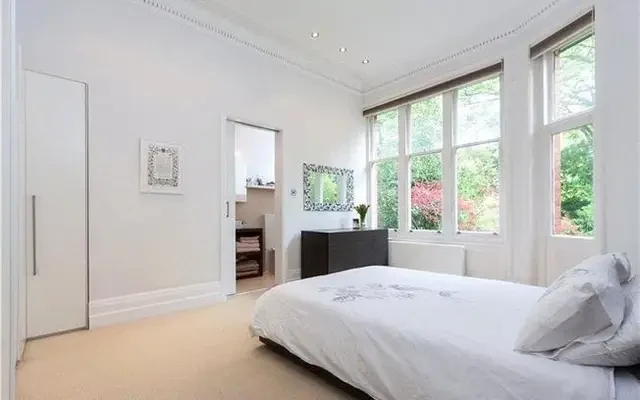 Frognal Gardens, Hampstead, London, NW3 6UX 4