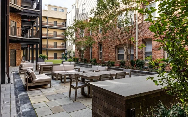 Thames Point Apartments 4