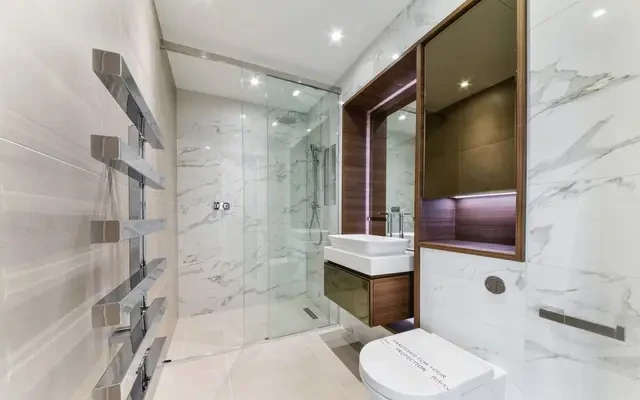 Cassia House, Piazza Walk, Aldgate, London, E1 8ZP 4