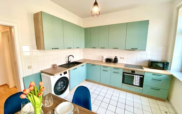 Frank: Schoenes 3-Zimmer-Apartment mit 2 Balkonen in Friedrichshain 1