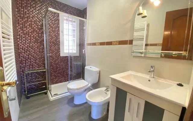 Attractive double bedroom - Madrid student accommodation - Double bedroom
