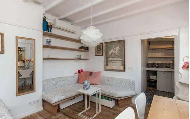 Apartment in Carrer de Colomines, Barcelona for 35 m² 4