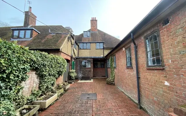 Watling Street, Cobham, Gravesend, Kent, DA12 3BH 1