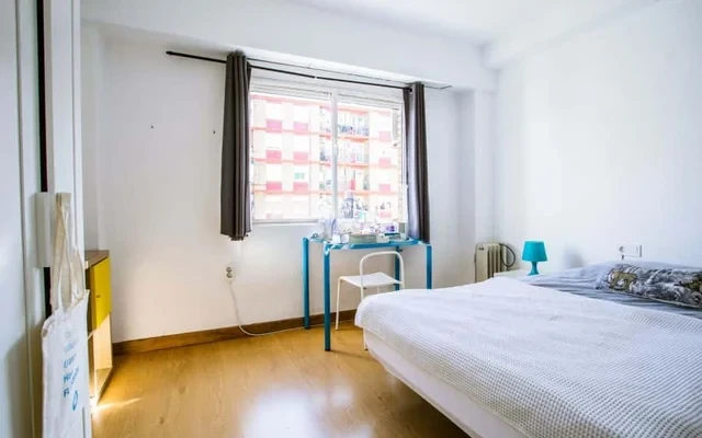 Piso de 4 habitaciones en Algiros 0