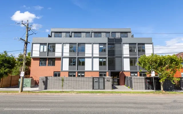 965 Dandenong Road 1