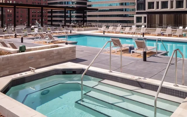 365 Nicollet - Minneapolis student accommodation - Swimming pool