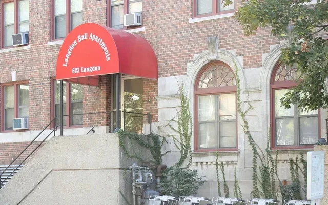Langdon Hall Apartments - Madison student accommodation