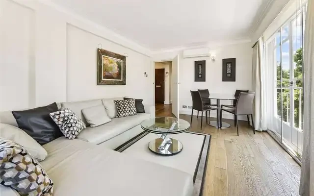 Royal Avenue House 4