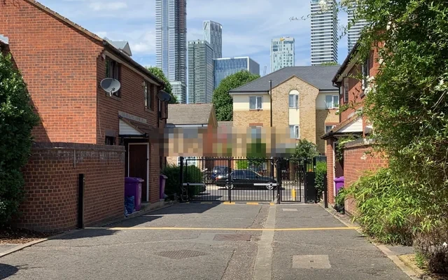UM-YOHO Canary Wharf 0