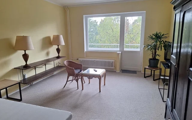 Fully Furnished 2-Room Modern Apartment with Balcony in Prime Charlottenburg Location 4