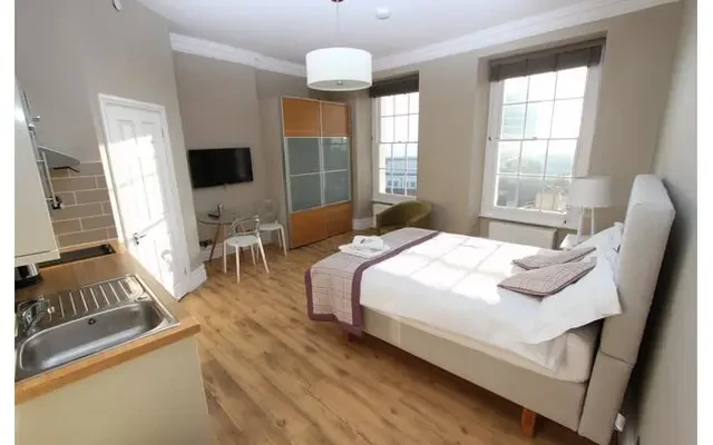 Lower Park Row, BS1 5BJ 2