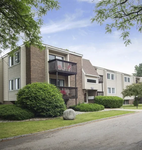 Carriage Hill East Apartments and Townhomes