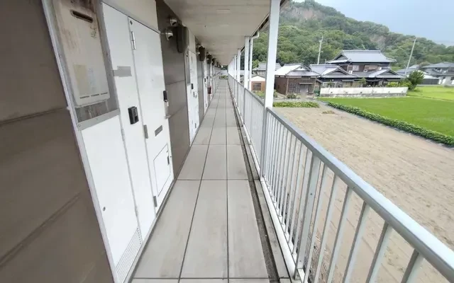 レオパレス由良 - 高松市の学生向け宿泊施設 - 202号房间(带独立厨房)