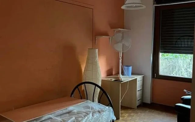 STANZE IN VIA SANTI 5 MILANO 0