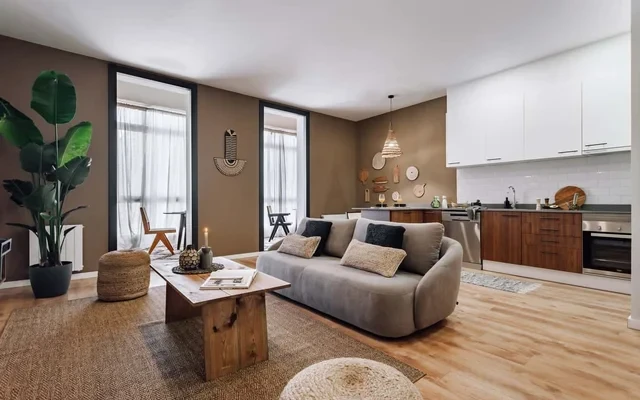 Luiza - 3 bedrooms and balcony in Eixample Dreta 0