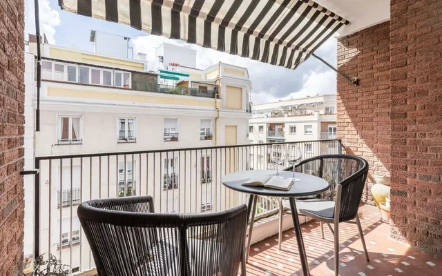 Alonso - 3 bedrooms with terrace in Rios Rosas 0