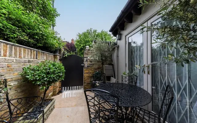 Acacia Road, London, NW8 6AB 4