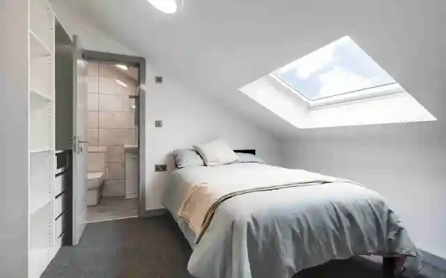 9 Rathbone road, L15 4