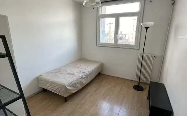 Ivry-sur-Seine 94e·12m²·F1·Studio·With furniture 0