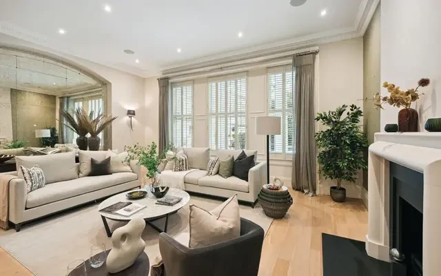 Onslow Square, London, SW7 3LR 0