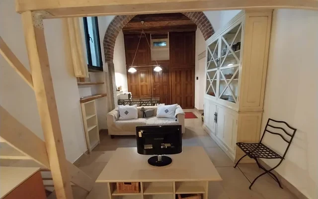 Ampio monolocale in Corso di porta vigentina a Milano 2