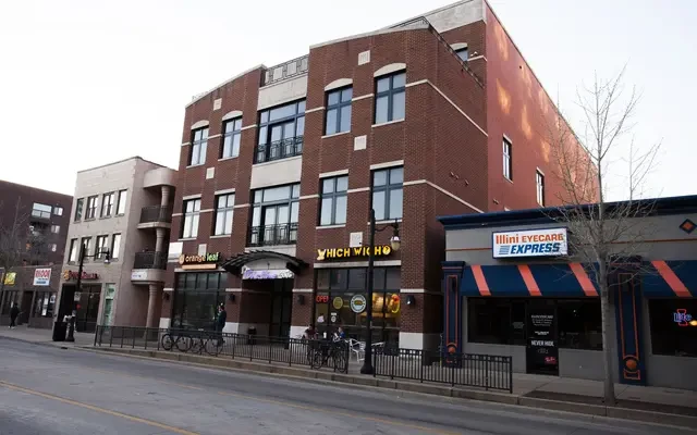 512 E Green St, Champaign, IL 61820 1