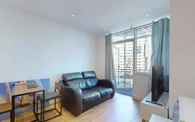 LH-Gerry Raffles Square 2