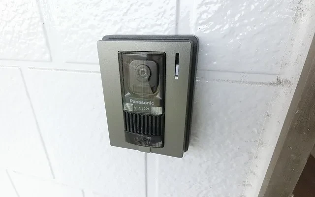 Surplus One Flora Room 105 2