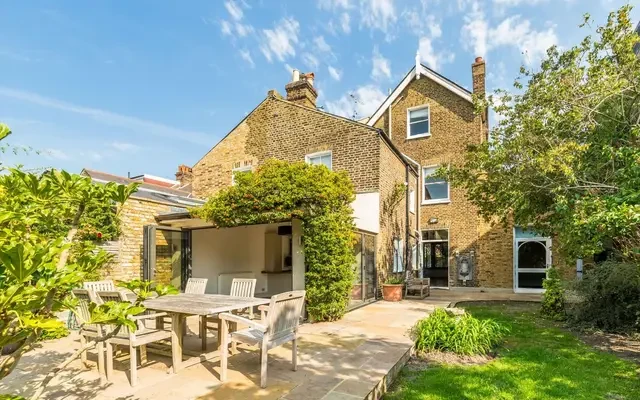 Trinity Road, Wimbledon, London, SW19 8QX 0