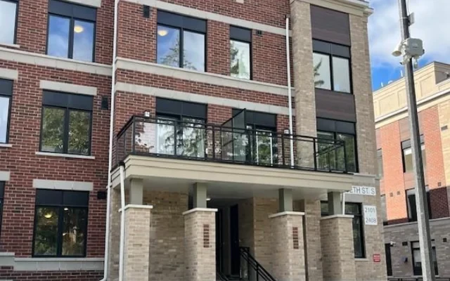 58 Elizabeth Street South 0
