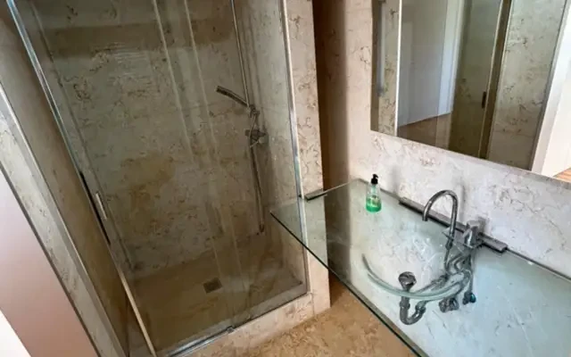 Double bedroom in 5-bedroom house 4