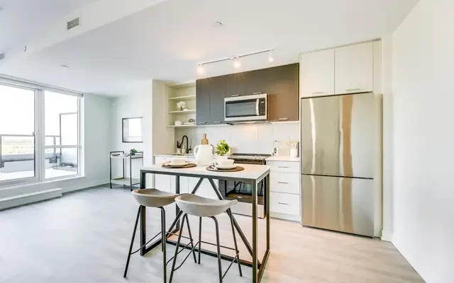 2300 st clair ave w #722 3