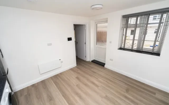 LH-Stag Lane 0