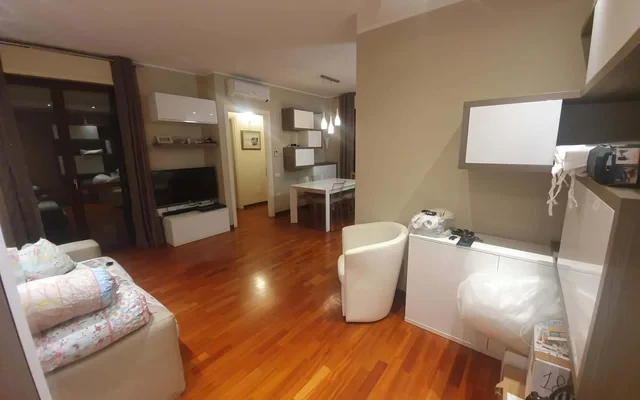 Trilocale in via Olgettina zona San Raffaele, Milano 2