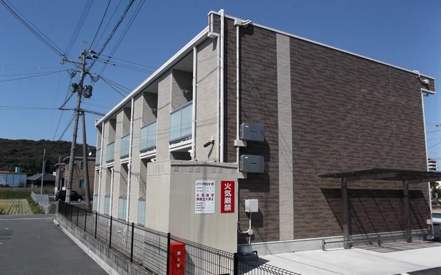 レオパレスかえで 4