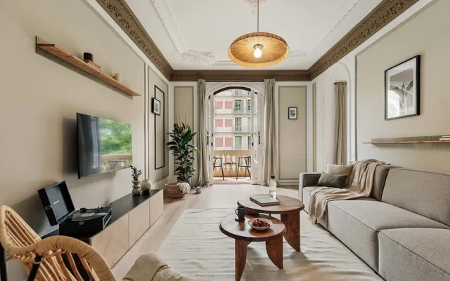 Quira - 4 bedrooms and balcony in Eixample Dreta 4