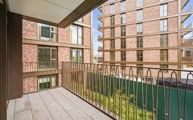 Hampton House, Fulham, SW6 3
