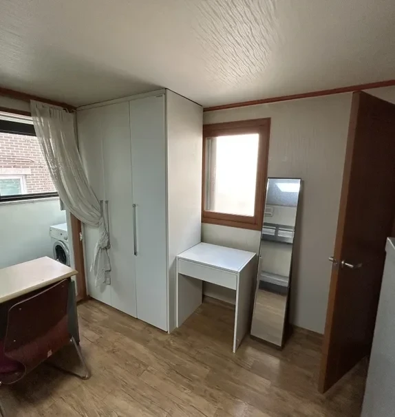 Sinchon No.1 Apartment