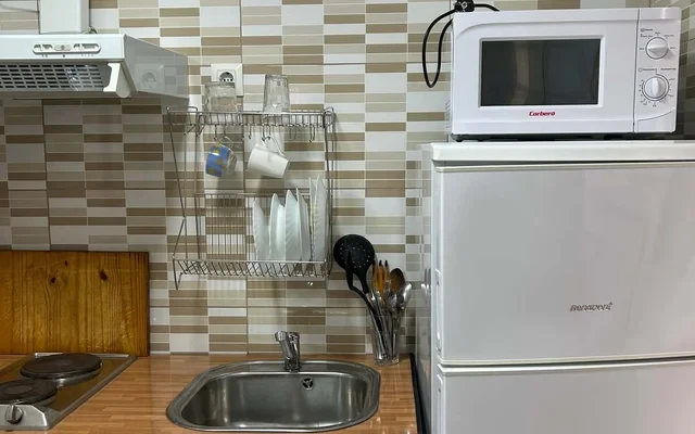 Se alquila estudio completamente equipado y amueblado 4