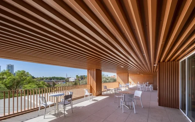 Camplus Valencia Tower 4