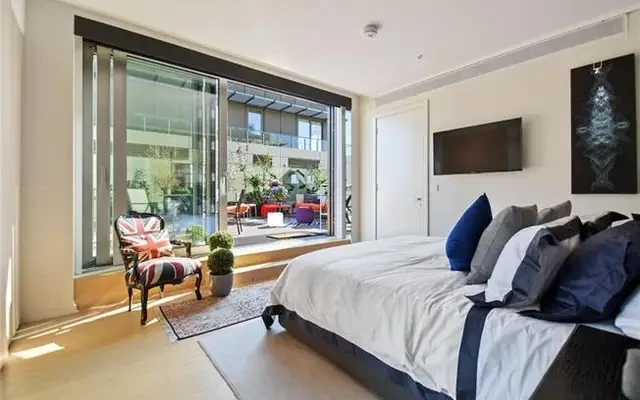 Lillie Square, London, SW6 1GD 3