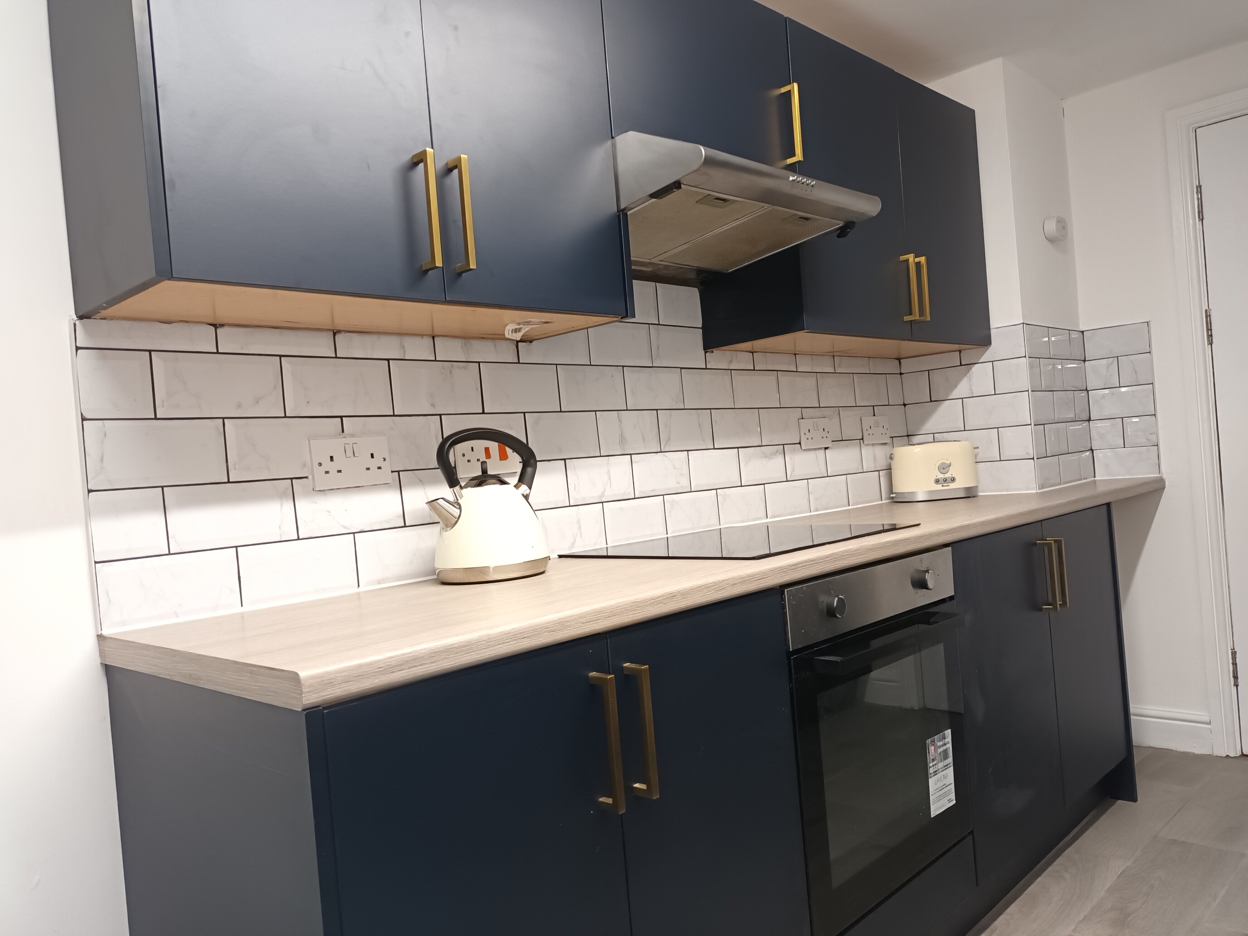 4 bedrooms house -First Floor Front